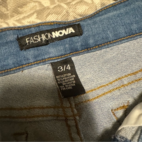 Women's Fashion Nova Jeans Skinny Ripped Wash Medium Denim Size 3/4 - Picture 9 of 9